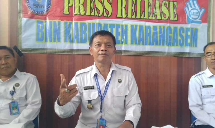 Sinergi BNNK Karangasem Dengan Bendesa Adat Rancang Perarem Anti Narkoba Sinergi BNNK Karangasem Dengan Bendesa Adat Rancang Perarem Anti Narkoba