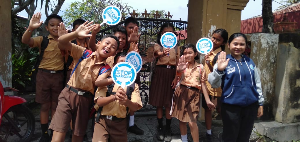 SOSIALISASI BAHAYA NARKOBA PADA USIA DINI JL Sudirman Gg Tunjung SOSIALISASI BAHAYA NARKOBA PADA USIA DINI JL Sudirman Gg Tunjung