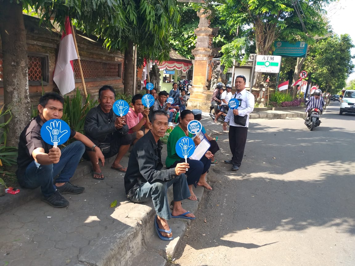 Dalam Rangka Pasca Hani Dilakukan Deseminasi Informasi P4GN melalui media konvensional tatap muka langsung Pada Masyarakat Penunggu Pasien untuk mewujudkan karangasem bebas dari peredaran Narkoba Dalam Rangka Pasca Hani Dilakukan Deseminasi Informasi P4GN melalui media konvensional tatap muka langsung Pada Masyarakat Penunggu Pasien untuk mewujudkan karangasem bebas dari peredaran Narkoba