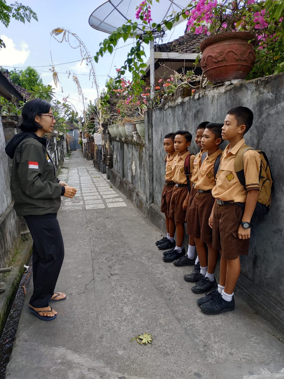 Staf P2M BNNK Karangasem memberikan sosialisasi penguatan P4GN Beberapa Siswa SMP N 2 Amlapura Staf P2M BNNK Karangasem memberikan sosialisasi penguatan P4GN Beberapa Siswa SMP N 2 Amlapura