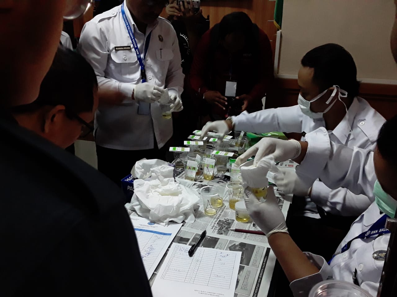 41 Pegawai Pengadilan Dites Urine 41 Pegawai Pengadilan Dites Urine