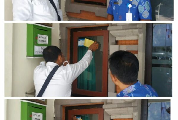 Desiminasi Informasi melalui pemasangan stiker. Desiminasi Informasi melalui pemasangan stiker.