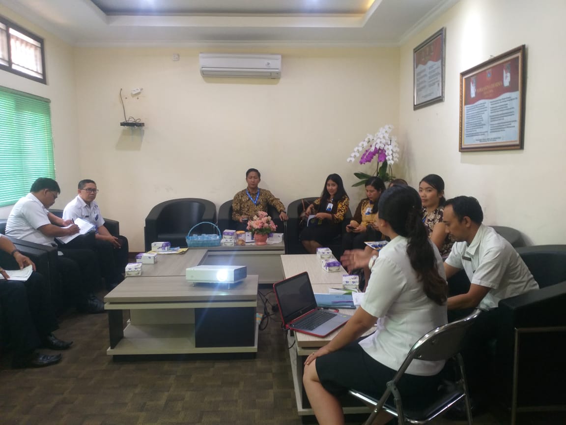 Rapat terkait Perjanjian Kerja Sama di Ruang Rapat SEKDA Karangasem