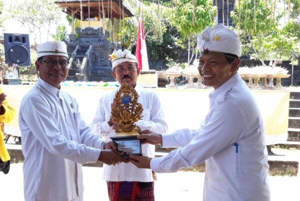 Penandatanganan Naskah Perjanjian Kerja Sama antara Pinandita Sanggraha Nusantara (PSN) Koordinator Daerah Kab. Karangasem dengan BNNK Karangasem yang disaksikan Bapak Wakil Bupati Karangasem