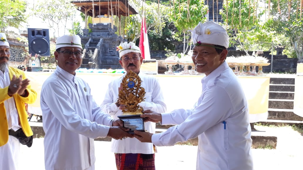 Penandatanganan Naskah Perjanjian Kerja Sama antara Pinandita Sanggraha Nusantara (PSN) Koordinator Daerah Kab. Karangasem dengan BNNK Karangasem yang disaksikan Bapak Wakil Bupati Karangasem Penandatanganan Naskah Perjanjian Kerja Sama antara Pinandita Sanggraha Nusantara (PSN) Koordinator Daerah Kab. Karangasem dengan BNNK Karangasem yang disaksikan Bapak Wakil Bupati Karangasem