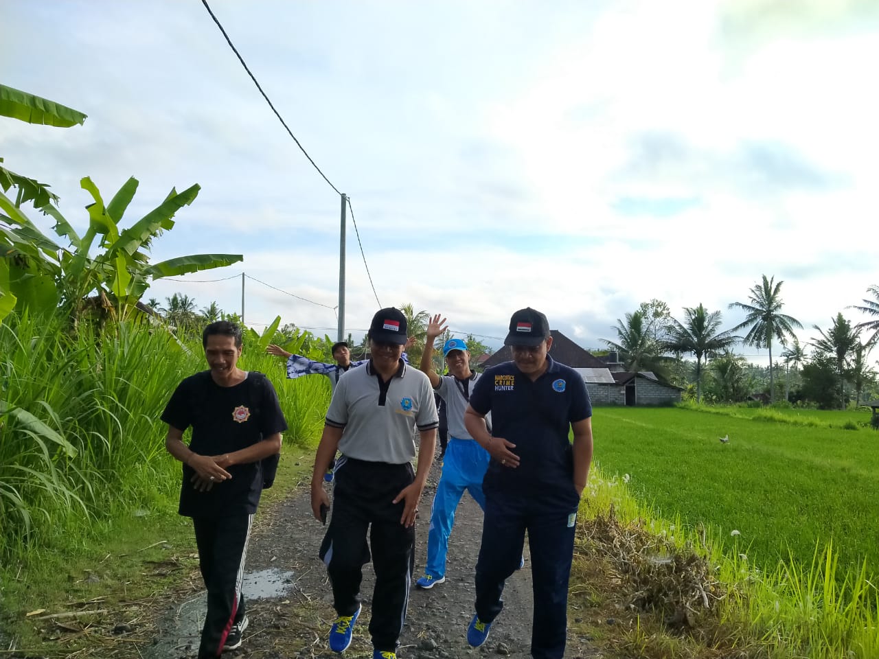 BNN Kabupaten Karangasem melaksanakan olahraga berupa Tracking BNN Kabupaten Karangasem melaksanakan olahraga berupa Tracking