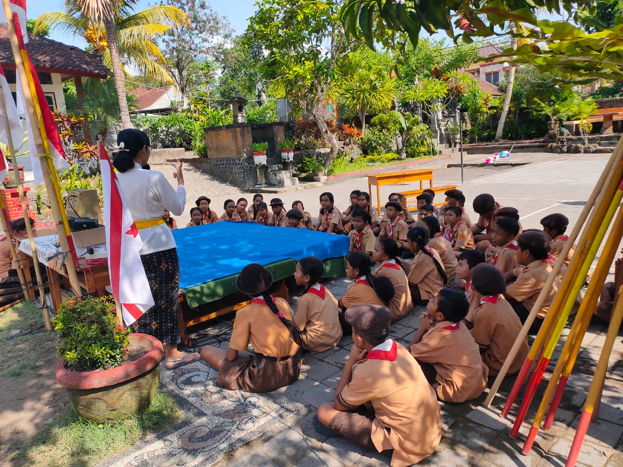 sosisalisasi bahaya narkoba kepada siswa-siswi SD N 2 Bungaya Kangin