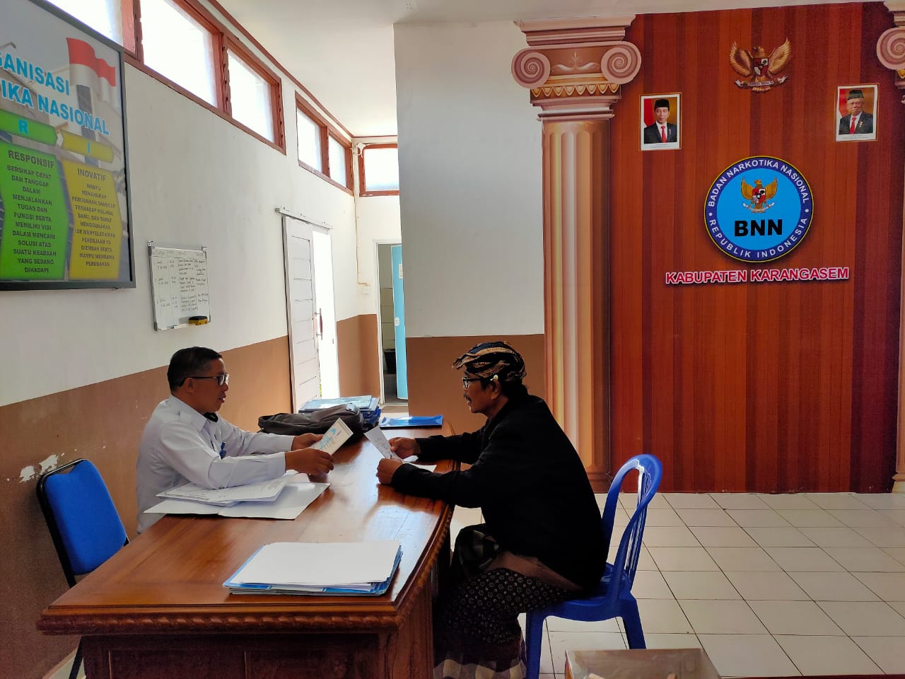 Koordinasi Terkait Penyusunan Perarem Anti Narkoba di Ruang Kerja BNNK Karangasem Koordinasi Terkait Penyusunan Perarem Anti Narkoba di Ruang Kerja BNNK Karangasem