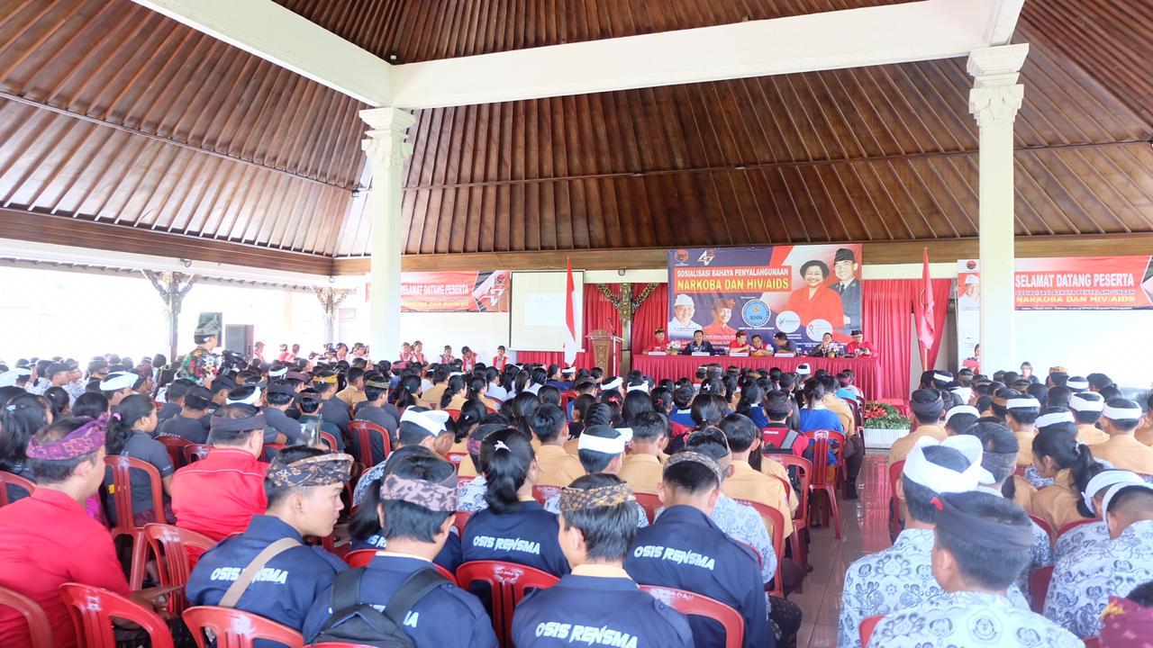 Sosialisasi Bahaya Narkoba di Wantilan Gedung DPRD Kab. Karangasem Sosialisasi Bahaya Narkoba di Wantilan Gedung DPRD Kab. Karangasem
