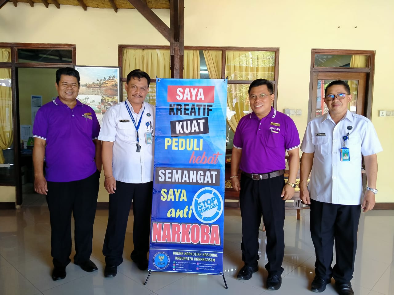 Sosialisasi bahaya narkoba melalui Penyerahan X-Banner di Bali Palms Sosialisasi bahaya narkoba melalui Penyerahan X-Banner di Bali Palms