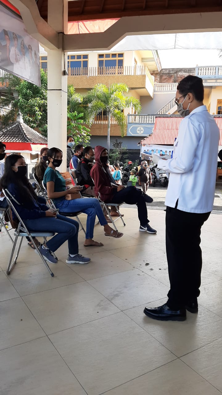 Sosialisasi Informasi P4GN Melalui Pembagian Brosur di Mall Pelayanan Publik Kab. Karangasem