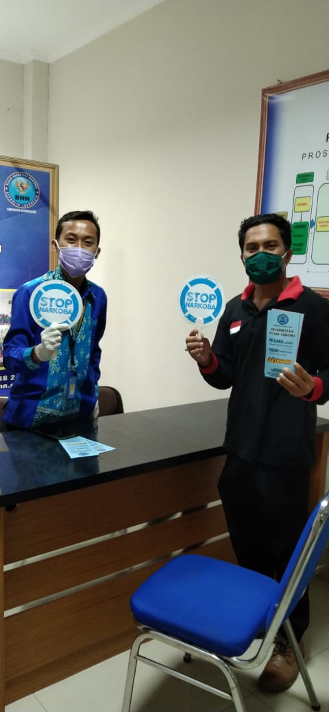 Diseminasi Informasi Penguatan P4GN Melalui Penyebaran Brosur di Mall Pelayanan Publik Kab. Karangasem Diseminasi Informasi Penguatan P4GN Melalui Penyebaran Brosur di Mall Pelayanan Publik Kab. Karangasem
