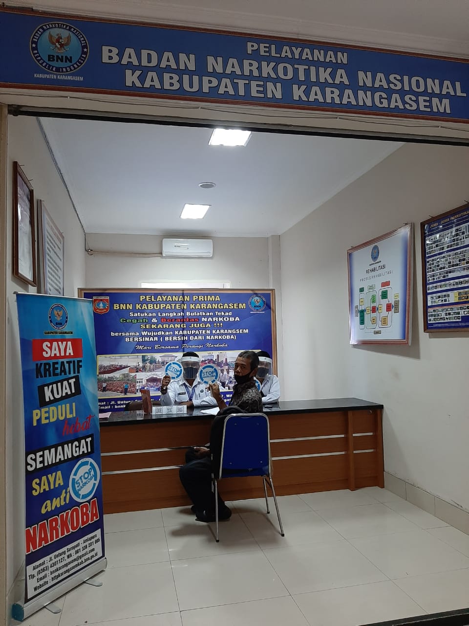 Diseminasi Informasi P4GN melalui Penyebaran Brosur kepada masyarakat umum guna untuk mewujudkan bebas dari peredaran Narkoba Diseminasi Informasi P4GN melalui Penyebaran Brosur kepada masyarakat umum guna untuk mewujudkan bebas dari peredaran Narkoba