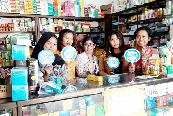 Sosialisasi Bahaya Narkoba Melalui Media Konvensional Tatap Muka dan pembagian brosur