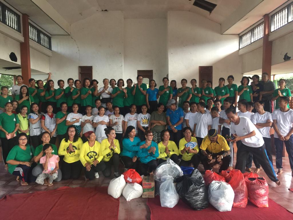 Diseminasi Informasi P4GN terhadap Peserta Komunitas Yoga Karangasem guna mewujudkan masyarakat yang bersih, sehat berwawasan anti narkoba Diseminasi Informasi P4GN terhadap Peserta Komunitas Yoga Karangasem guna mewujudkan masyarakat yang bersih, sehat berwawasan anti narkoba