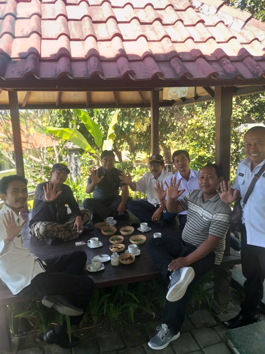 Deseminasi Informasi P4GN melalui tatap muka kepada para sopir agar bebas dari peredaran Narkoba Deseminasi Informasi P4GN melalui tatap muka kepada para sopir agar bebas dari peredaran Narkoba