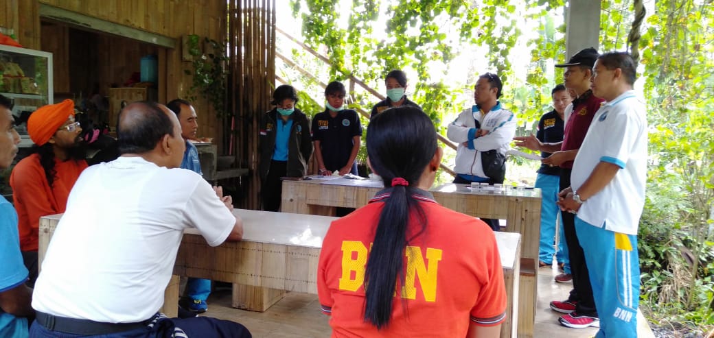 PEMBERDAYAAN MASYARAKAT ANTI NARKOBA MELALUI TEST URINE di Yayasan Yoga Parikrama PEMBERDAYAAN MASYARAKAT ANTI NARKOBA MELALUI TEST URINE di Yayasan Yoga Parikrama