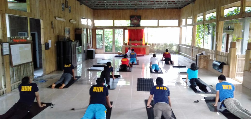 Pembinaan Jasmani Pegawai BNNK Karangasem Pembinaan Jasmani Pegawai BNNK Karangasem