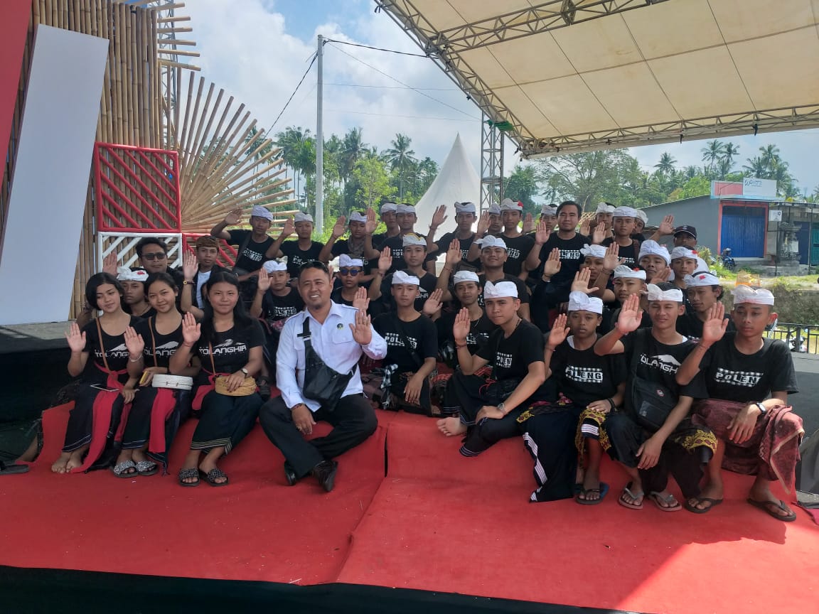 Sosialisasi Bahaya Narkoba Melalui Tatap Muka Langsung Kepada Kommunitas Seni Poleng Art Sosialisasi Bahaya Narkoba Melalui Tatap Muka Langsung Kepada Kommunitas Seni Poleng Art
