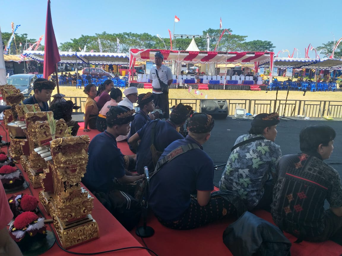 Deseminasi Informasi P4GN melalui tatap muka kepada Sekaa Angklung Suara Gita Br. Semsem Sidemen untuk mewujudkan bebas dari peredaran Narkoba