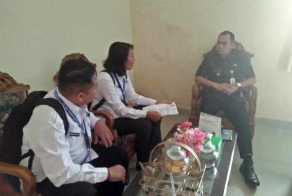 Advokasi dan Monitoring terkait Inpres 6 Tahun 2018 di Kantor Camat Karangasem