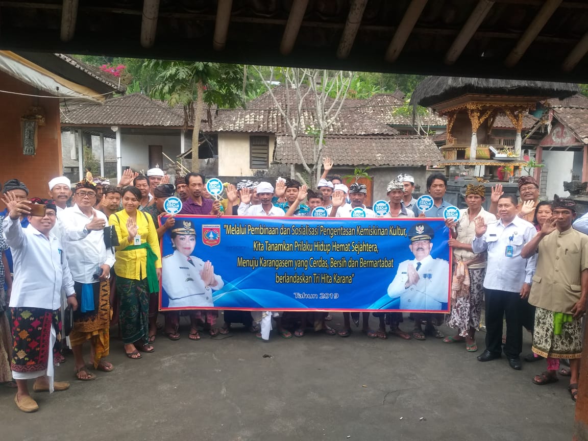Sinergitas PEMDA dengan BNNK Karangasem melaksanakan Giat Sosialisasi Pembinaan Kemiskinan Kultur di Kecamatan Selat Kab.Karangasem