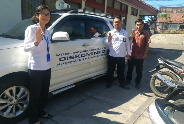 Sosialisasi Bahaya Penyalahgunaan Narkoba melalui Mobil Keliling Kerjasama dengan Diskominfo Karangasem Sosialisasi Bahaya Penyalahgunaan Narkoba melalui Mobil Keliling Kerjasama dengan Diskominfo Karangasem