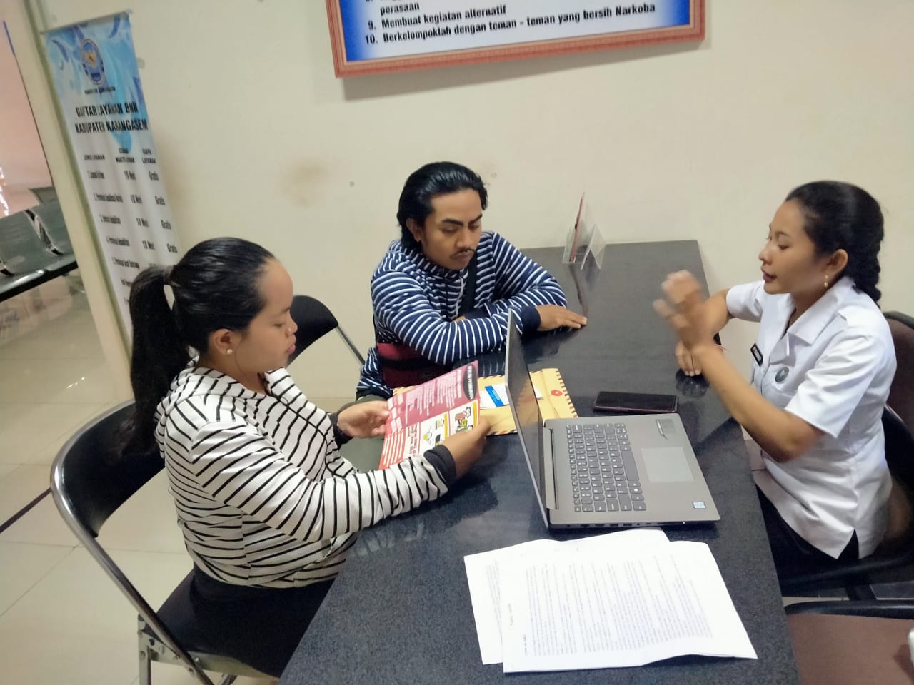 Pelayanan Prima BNN Kabupaten Karangasem di Mall Pelayanan Publik Pemerintah Kabupaten Karangasem Pelayanan Prima BNN Kabupaten Karangasem di Mall Pelayanan Publik Pemerintah Kabupaten Karangasem