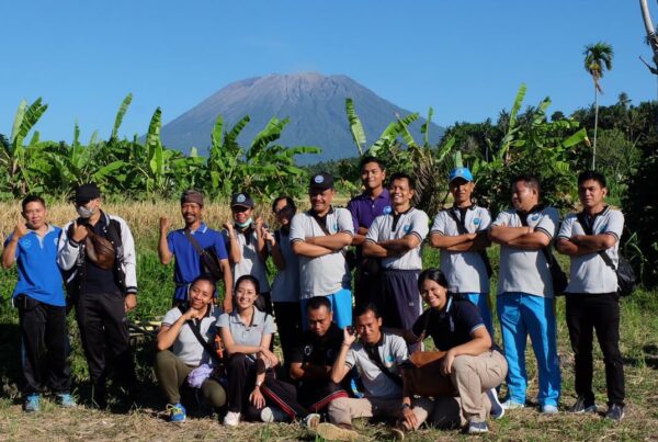 Pembinaan Jasmani Pegawai BNNK Karangasem-Bali di Pelukatan Sapta Gangga Timbrah