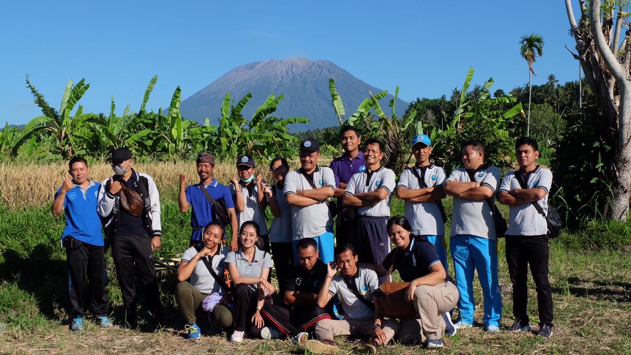 Pembinaan Jasmani Pegawai BNNK Karangasem-Bali di Pelukatan Sapta Gangga Timbrah Pembinaan Jasmani Pegawai BNNK Karangasem-Bali di Pelukatan Sapta Gangga Timbrah
