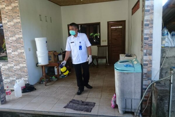 Langkah Pencegahan Penyebaran Virus Covid-19 melalui Penyemprotan Desinfektan