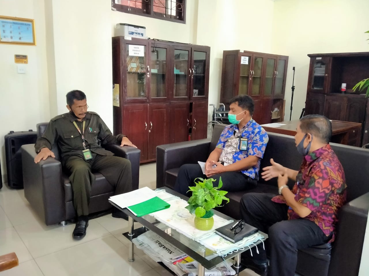 Koordinasi terkait Pelaksanaan kegiatan Tes Urine di Kantor Pengadilan Negeri Amlapura Koordinasi terkait Pelaksanaan kegiatan Tes Urine di Kantor Pengadilan Negeri Amlapura