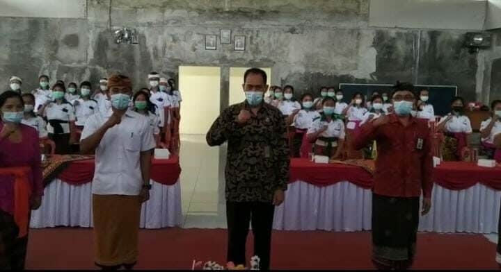 Sosialisasi Pencegahan dan Penanggulangan Bahaya Narkoba di Aula Pasraman Astika Dharma, Kec. Rendang Sosialisasi Pencegahan dan Penanggulangan Bahaya Narkoba di Aula Pasraman Astika Dharma, Kec. Rendang