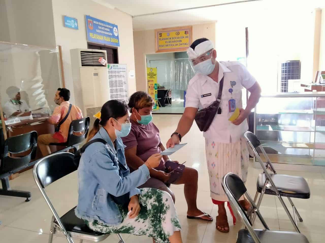 Sosialisasi P4GN melalui pembagian brosur di Mall Pelayanan Publik Sosialisasi P4GN melalui pembagian brosur di Mall Pelayanan Publik