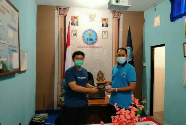 Koordinasi Dalam Rangka Penguatan P4GN Melalui Media Sosial di Ruang Kepala BNNK Karangasem Koordinasi Dalam Rangka Penguatan P4GN Melalui Media Sosial di Ruang Kepala BNNK Karangasem