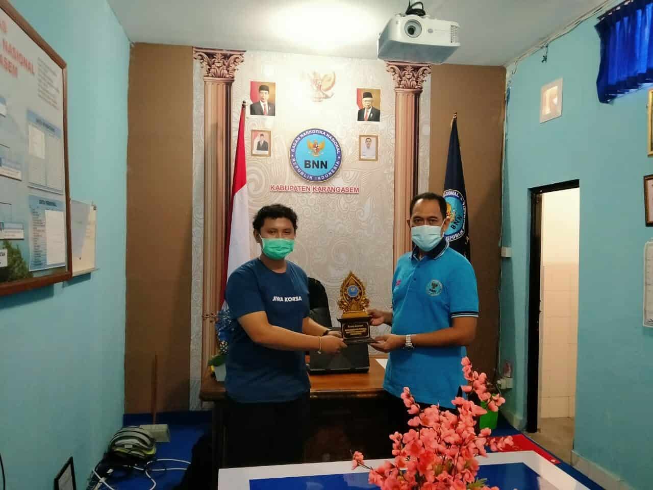 Koordinasi Dalam Rangka Penguatan P4GN Melalui Media Sosial di Ruang Kepala BNNK Karangasem Koordinasi Dalam Rangka Penguatan P4GN Melalui Media Sosial di Ruang Kepala BNNK Karangasem