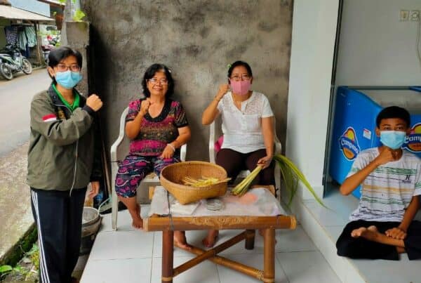 Sosialisasi Dalam rangka antisipasi Penyalahgunaan Narkoba Penyuluh Narkoba BNNK Karangasem (Putu Yudiastini, SKM) menyampaikan himbauan kepada sekelompok ibu rumah tangga. Dalam kegiatan tersebut disampaikan untuk selalu tanggap akan bahaya penyalahgunaan narkoba di lingkungan sekitarnya, menyatakan perang terhadap narkoba “war on drugs” serta agar selalu waspada karena bahaya narkoba tidak memandang status targetnya. Himbauan pada masa new normal agar tetap mentaati protokol kesehatan serta menyampaikan selogan BNN yaitu #hidup100persen Sadar, Sehat, Produktif dan Bahagia Tanpa Narkoba. Dengan adanya sosialisasi ini diharapkan semua masyarakat berperan dalam upaya Pencegahan dan Pemberantasan Penyalahgunaan dan Peredaran Gelap Narkoba.