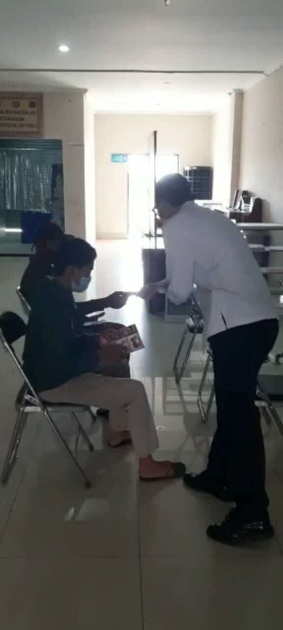 Sosialisasi P4GN melalui pembagian brosur di Mall Pelayanan Publik Sosialisasi P4GN melalui pembagian brosur di Mall Pelayanan Publik
