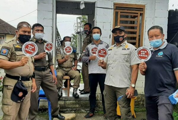 Kampanye War On Drugs di Posko Keamanan Pasar Amlapura Kampanye War On Drugs di Posko Keamanan Pasar Amlapura