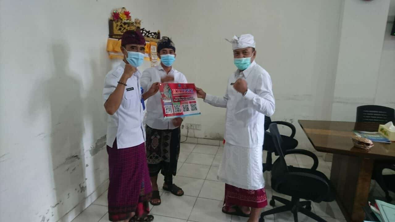 Pemasangan media informasi luar ruangan berupa Aklirik "KRISNA" di Sekretariat DPRD Kab. Karangasem Pemasangan media informasi luar ruangan berupa Aklirik “KRISNA” di Sekretariat DPRD Kab. Karangasem