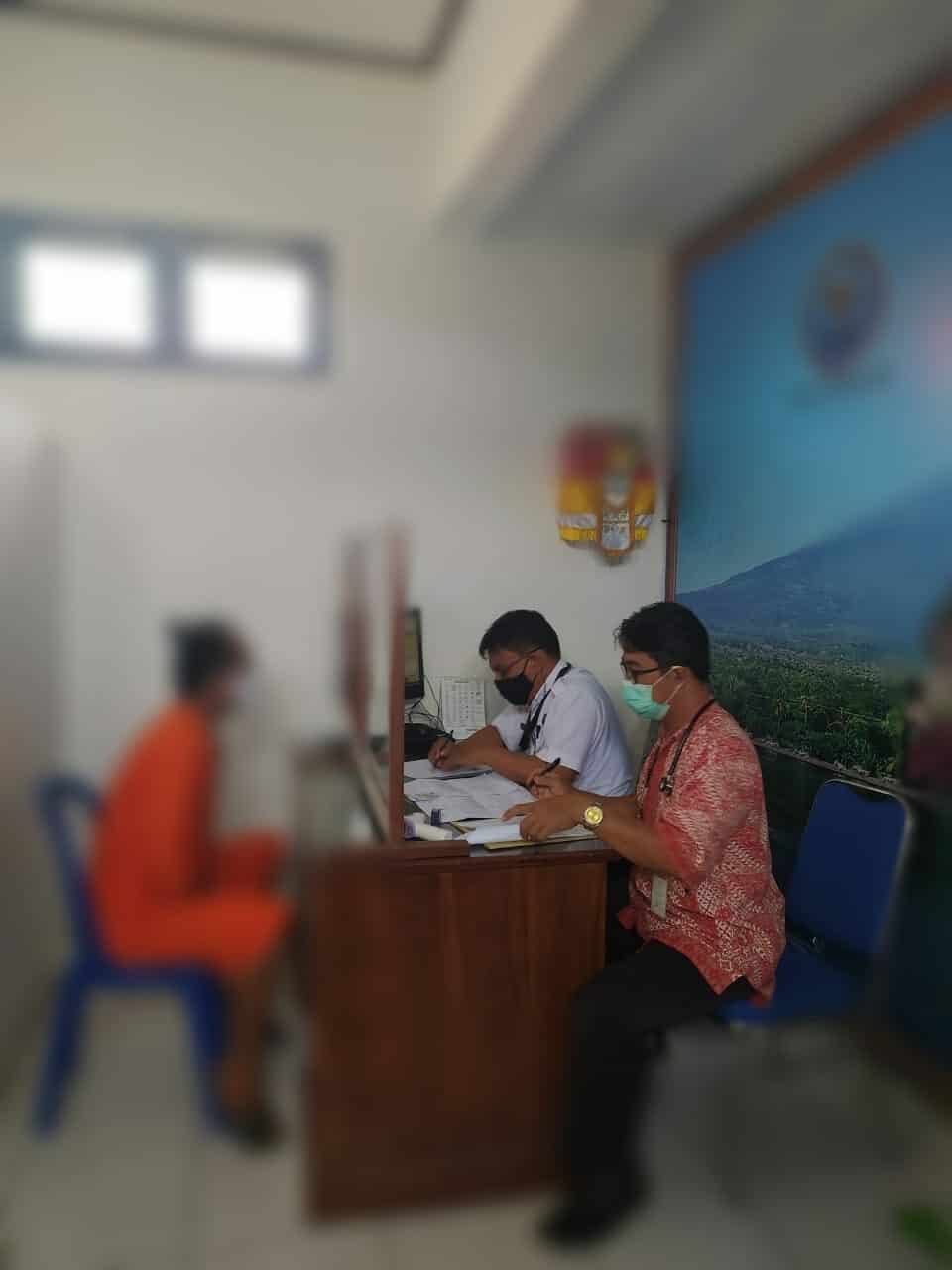 Pemasangan media informasi luar ruangan berupa Aklirik "KRISNA" di Dinas Perhubungan Kab. Karangasem Pemasangan media informasi luar ruangan berupa Aklirik “KRISNA” di Dinas Perhubungan Kab. Karangasem