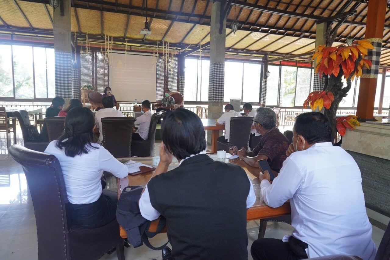 RAPAT KOORDINASI PELAKSANAAN PROGRAM KETAHANAN KELUARGA ANTI NARKOBA RAPAT KOORDINASI PELAKSANAAN PROGRAM KETAHANAN KELUARGA ANTI NARKOBA