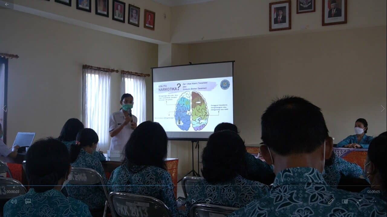 SOSIALISASI TERKAIT PENCEGAHAN & PEMBERANTASAN PENYALAHGUNAAN NARKOBA SOSIALISASI TERKAIT PENCEGAHAN & PEMBERANTASAN PENYALAHGUNAAN NARKOBA