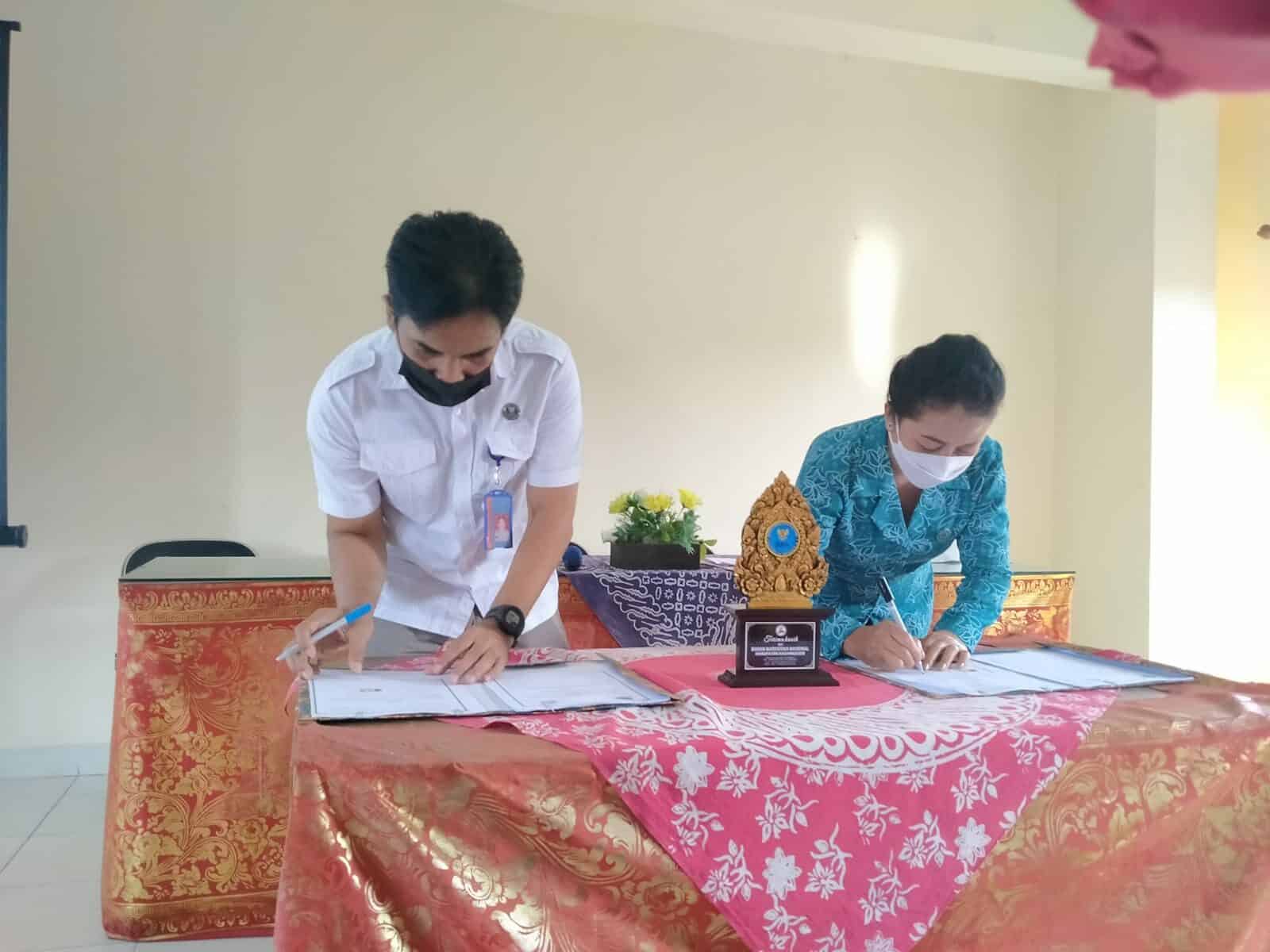 PENANDATANGANAN PERJANJIAN KERJASAMA (PKS) P4GN ANTARA BNNK KABUPATEN KARANGASEM & TP PKK KAB. KARANGASEM PENANDATANGANAN PERJANJIAN KERJASAMA (PKS) P4GN ANTARA BNNK KABUPATEN KARANGASEM & TP PKK KAB. KARANGASEM