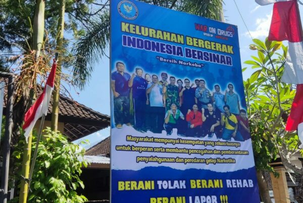 PEMASANGAN MEDIA INFORMASI LUAR RUANGAN BERUPA BALIHO
