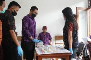 PEMBERDAYAAN MASYARAKAT ANTI NARKOBA MELALUI TEST URINE DI INSTANSI PEMERINTAH PEMBERDAYAAN MASYARAKAT ANTI NARKOBA MELALUI TEST URINE DI INSTANSI PEMERINTAH