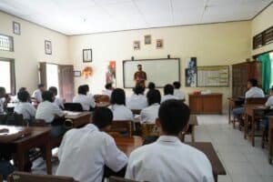 SOSIALISASI PENCEGAHAN DAN PENANGGULANGAN PENYALAHGUNAAN NARKOBA SOSIALISASI PENCEGAHAN DAN PENANGGULANGAN PENYALAHGUNAAN NARKOBA