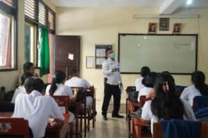 BNN GOES TO SMA N 1 MANGGIS BNN GOES TO SMA N 1 MANGGIS