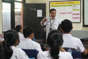 BNN GOES TO SMA N 1 MANGGIS BNN GOES TO SMA N 1 MANGGIS
