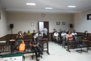 SOSIALISASI P4GN DAN TEST URINE PEGAWAI PENGADILAN NEGERI AMLAPURA SOSIALISASI P4GN DAN TEST URINE PEGAWAI PENGADILAN NEGERI AMLAPURA